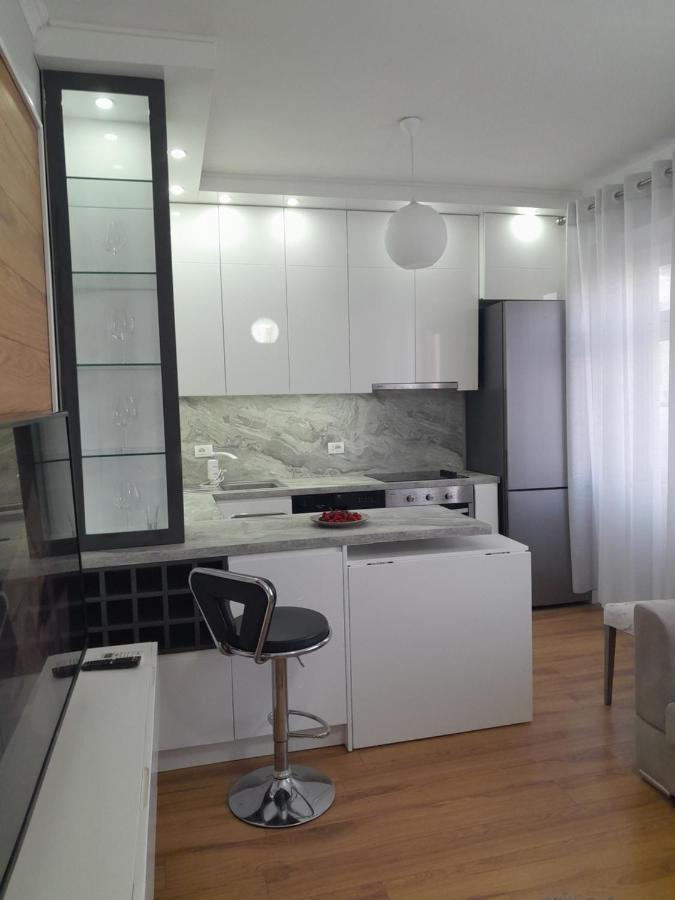 City Center Apartment Niko 04 Tirana Bagian luar foto