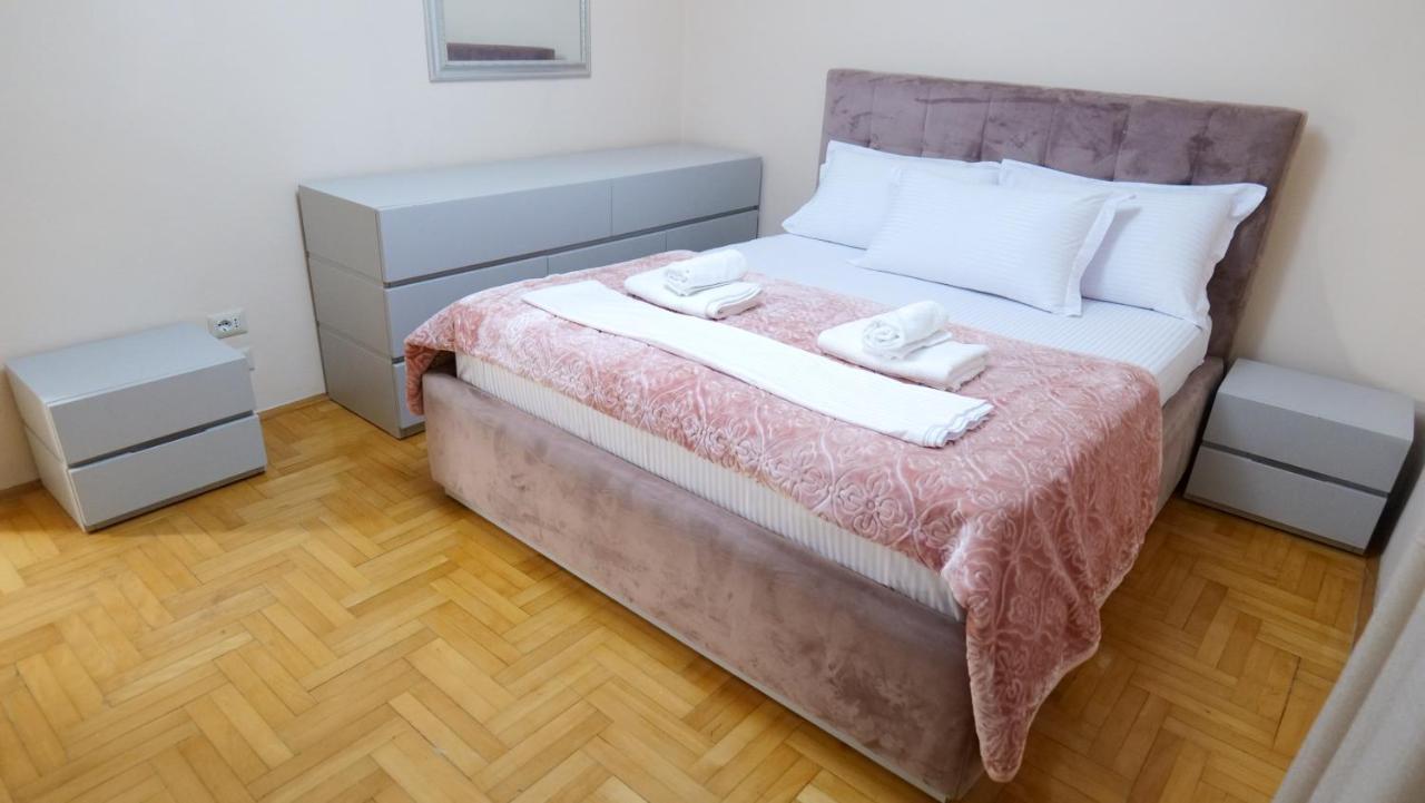 City Center Apartment Niko 04 Tirana Bagian luar foto