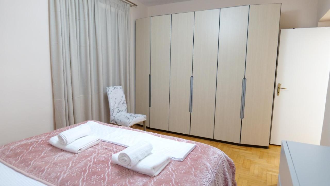 City Center Apartment Niko 04 Tirana Bagian luar foto