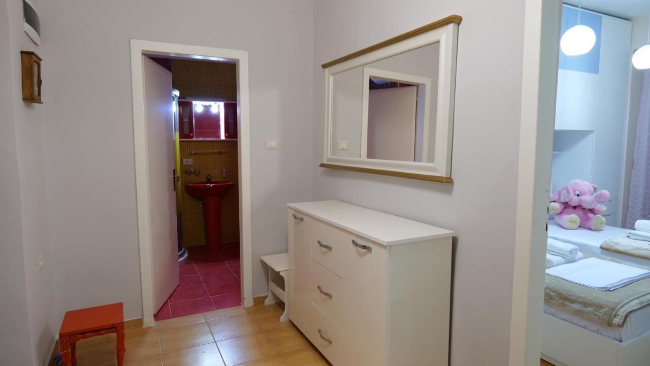 City Center Apartment Niko 04 Tirana Bagian luar foto